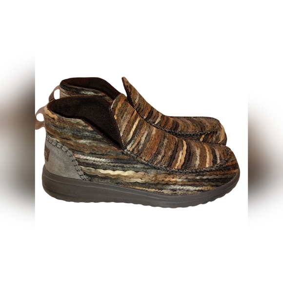 Shoes - Hey Dude Woman's Denny woven loafer shoes size 8 EUC